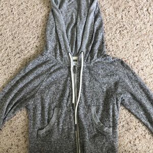 urban outfitters crop hoodie